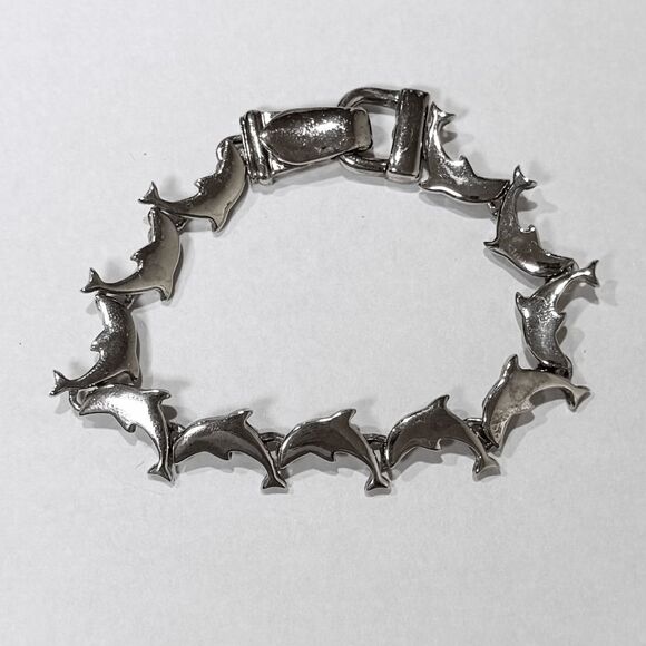 Vintage Silver-Tone Dolphin Link 7" Bracelet Magnetic Clasp Ocean Theme Chrome - Picture 1 of 4